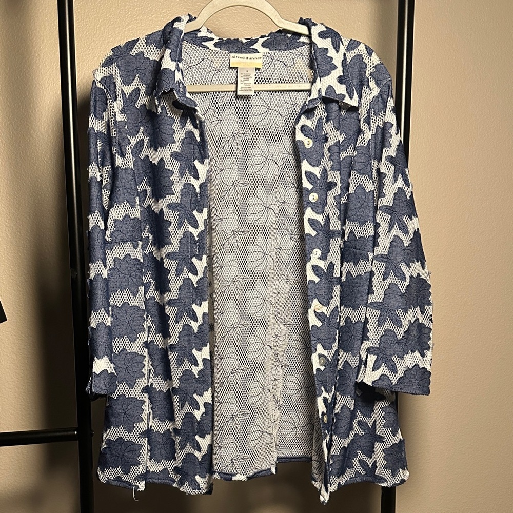 Alfred Dunner Navy and White Floral Textured Top